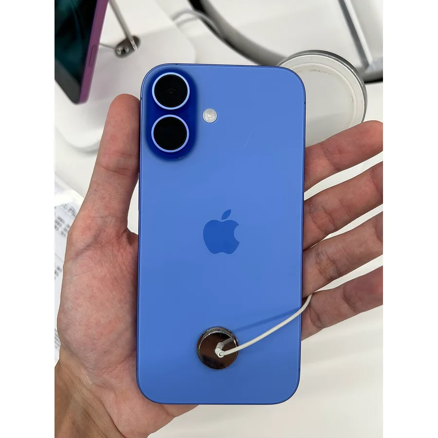 iPhone 16